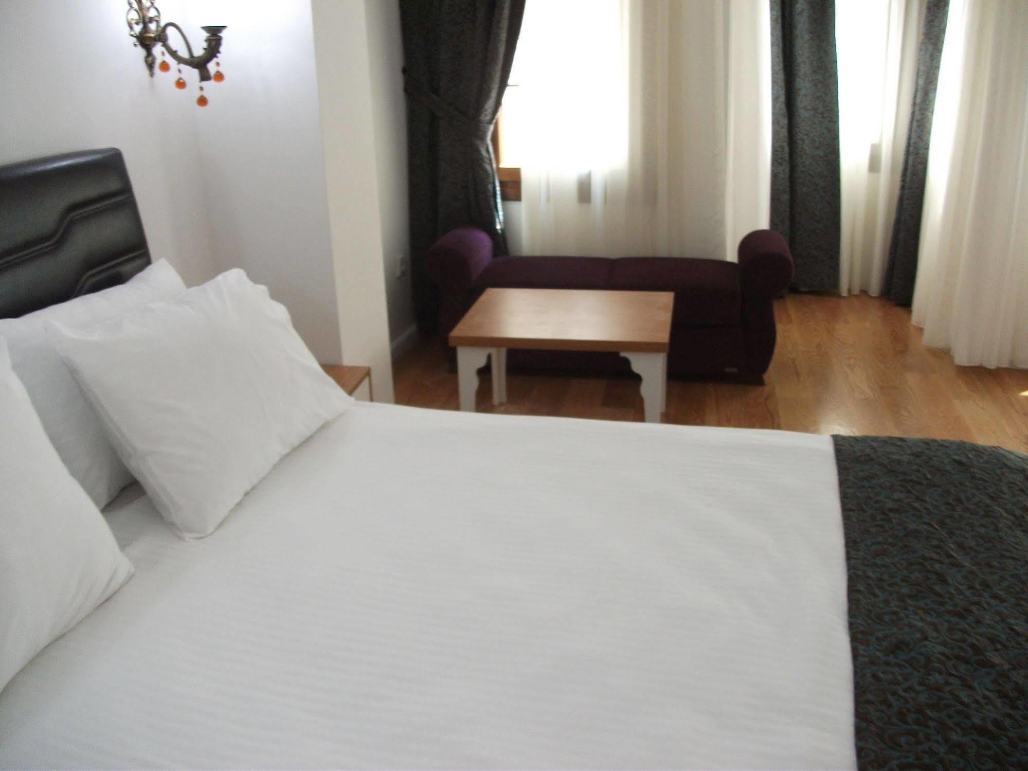 Jakaranda Hotel Istanbul Exterior photo