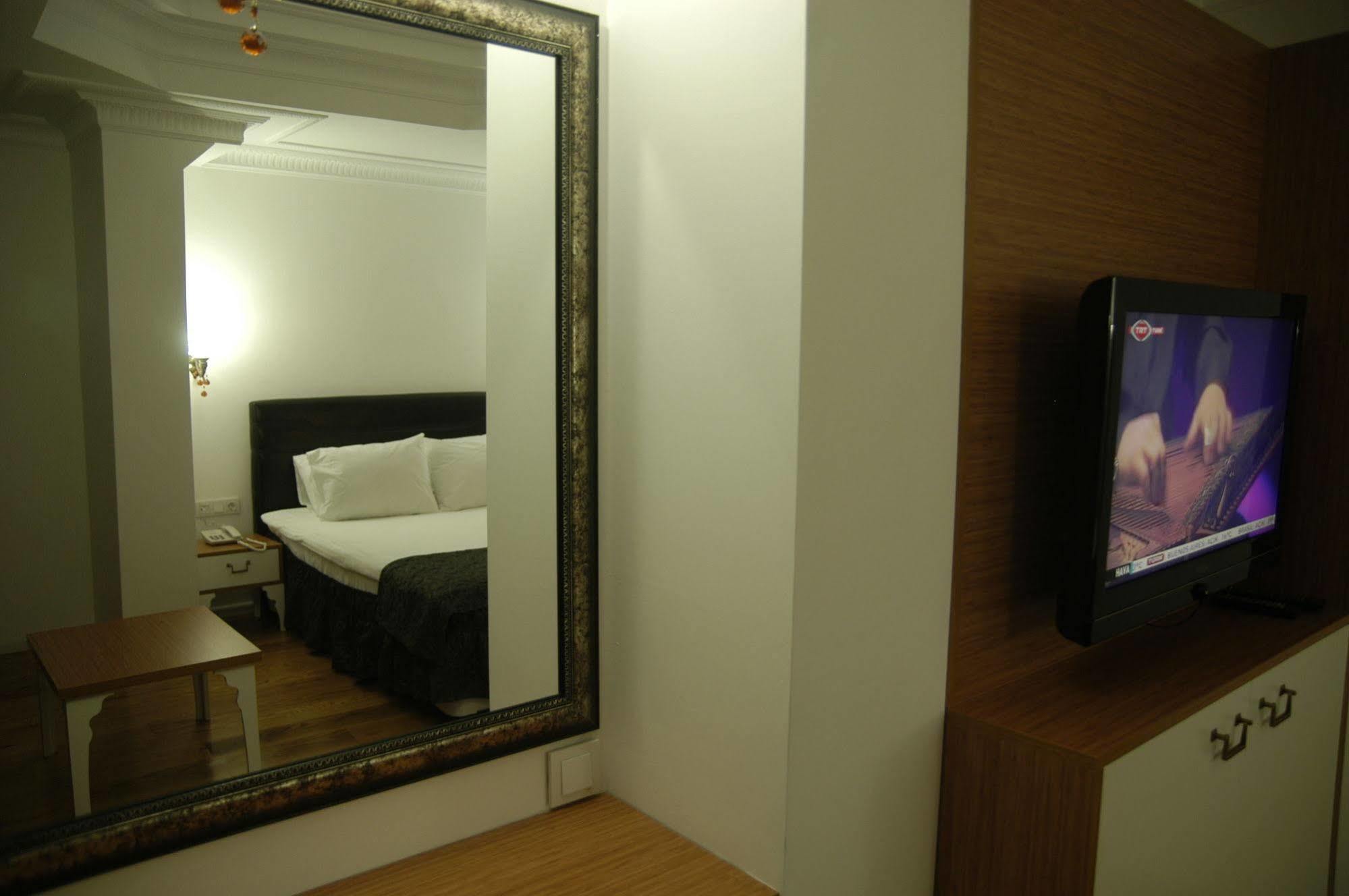 Jakaranda Hotel Istanbul Exterior photo