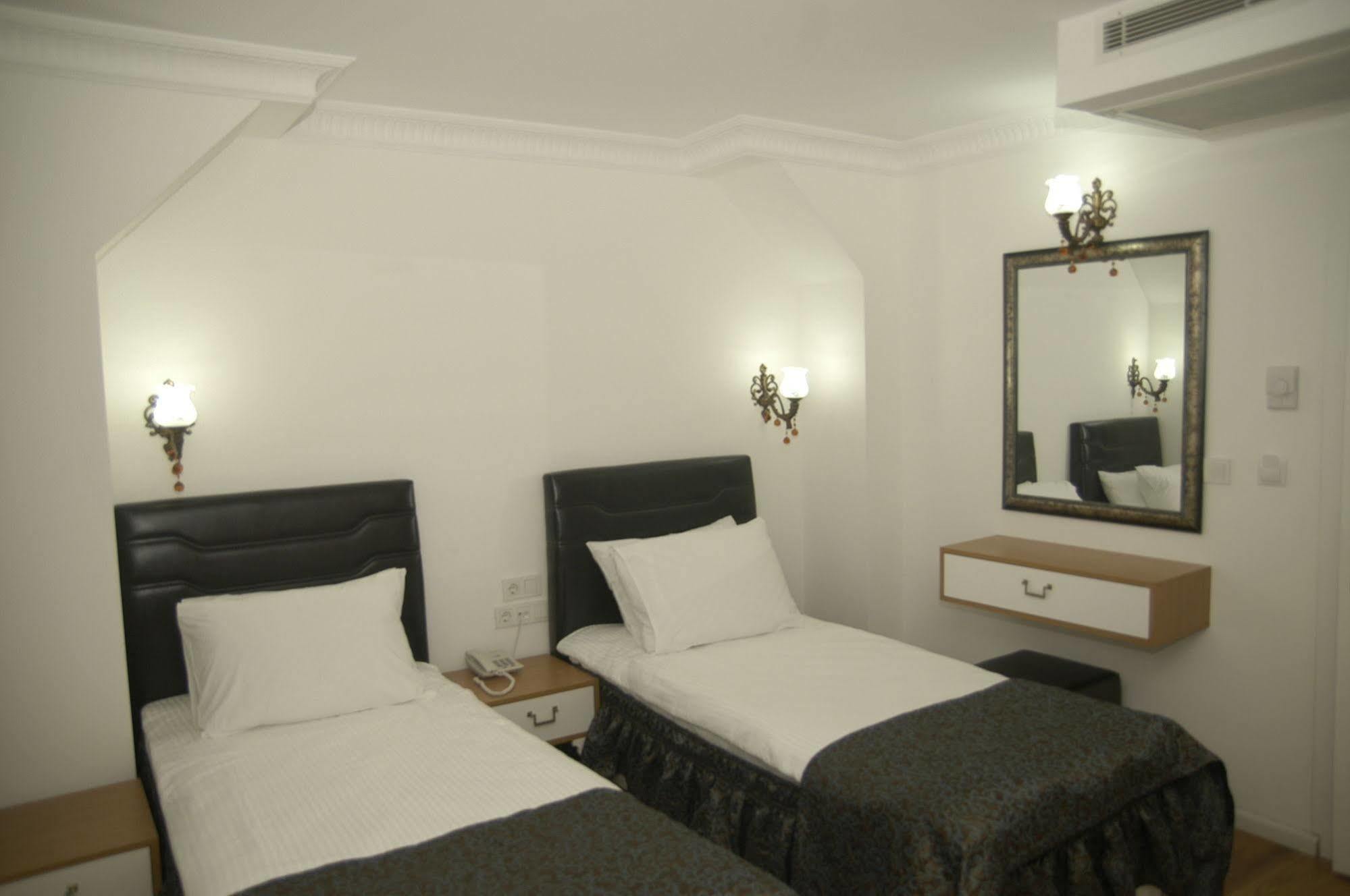 Jakaranda Hotel Istanbul Exterior photo