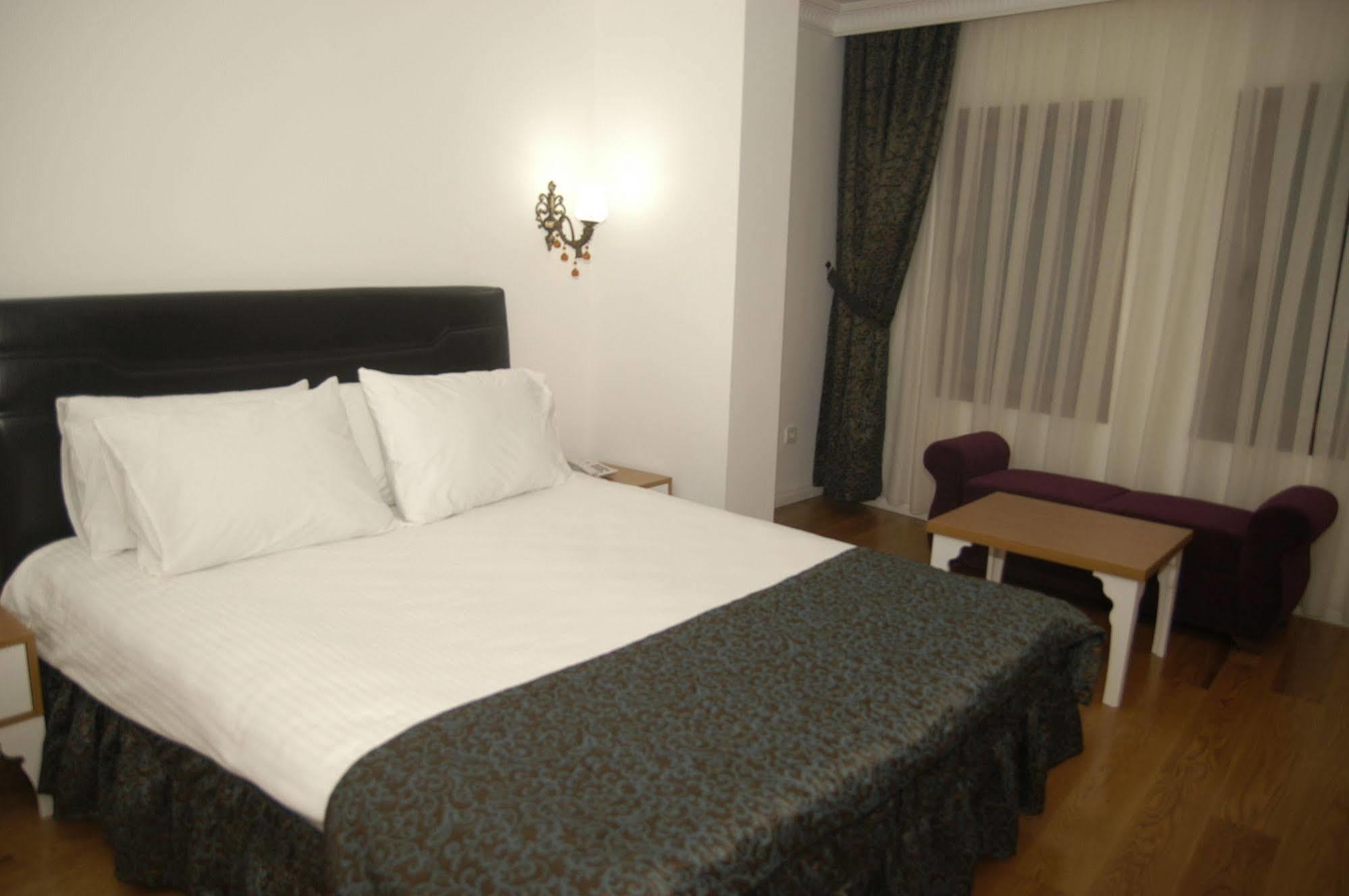 Jakaranda Hotel Istanbul Exterior photo