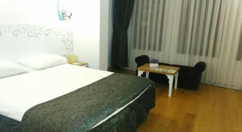 Jakaranda Hotel Istanbul Exterior photo